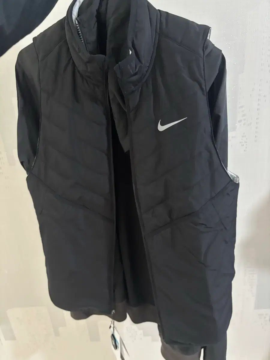 ナイキ サーマフィット レペル シンセティック ランニング ベスト M