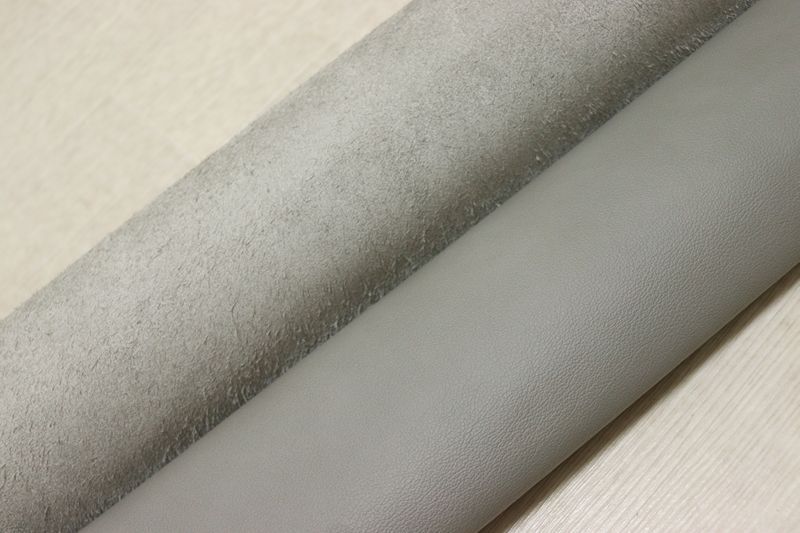 ライトグレー 286 ds クロム革 牛革 イタリア レザー 弱シュリンク加工 はぎれ 一枚革 レザークラフト 革 皮 本革 diy 生地 材料