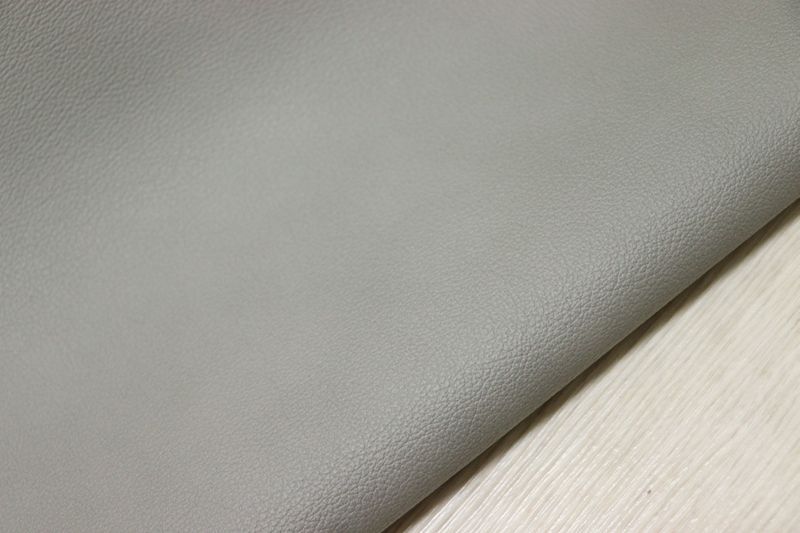 ライトグレー 286 ds クロム革 牛革 イタリア レザー 弱シュリンク加工 はぎれ 一枚革 レザークラフト 革 皮 本革 diy 生地 材料