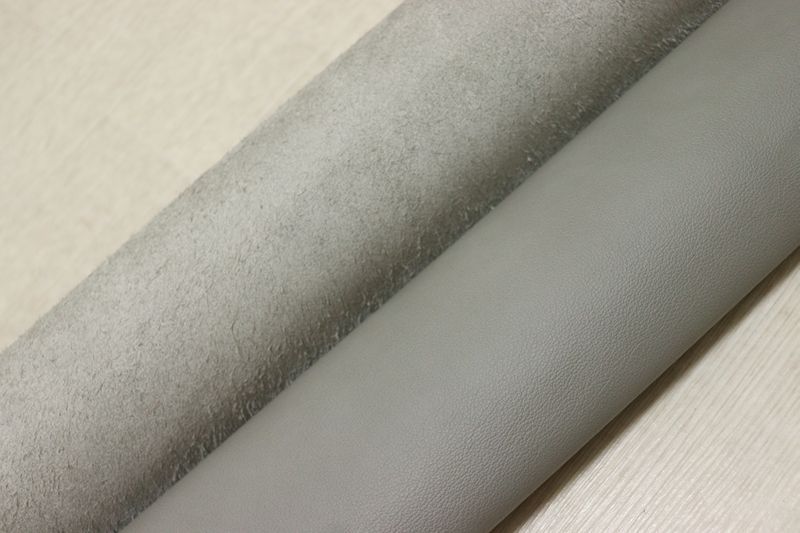 ライトグレー 292 ds クロム革 牛革 イタリア レザー 弱シュリンク加工 はぎれ 一枚革 レザークラフト 革 皮 本革 diy 生地 材料