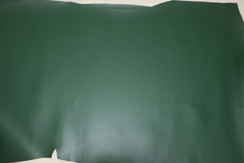 ダークグリーン 260 ds コンビヌメ革 牛革 国産 レザー 顔料仕上げ はぎれ 一枚革 レザークラフト 革 皮 本革 diy 生地 材料