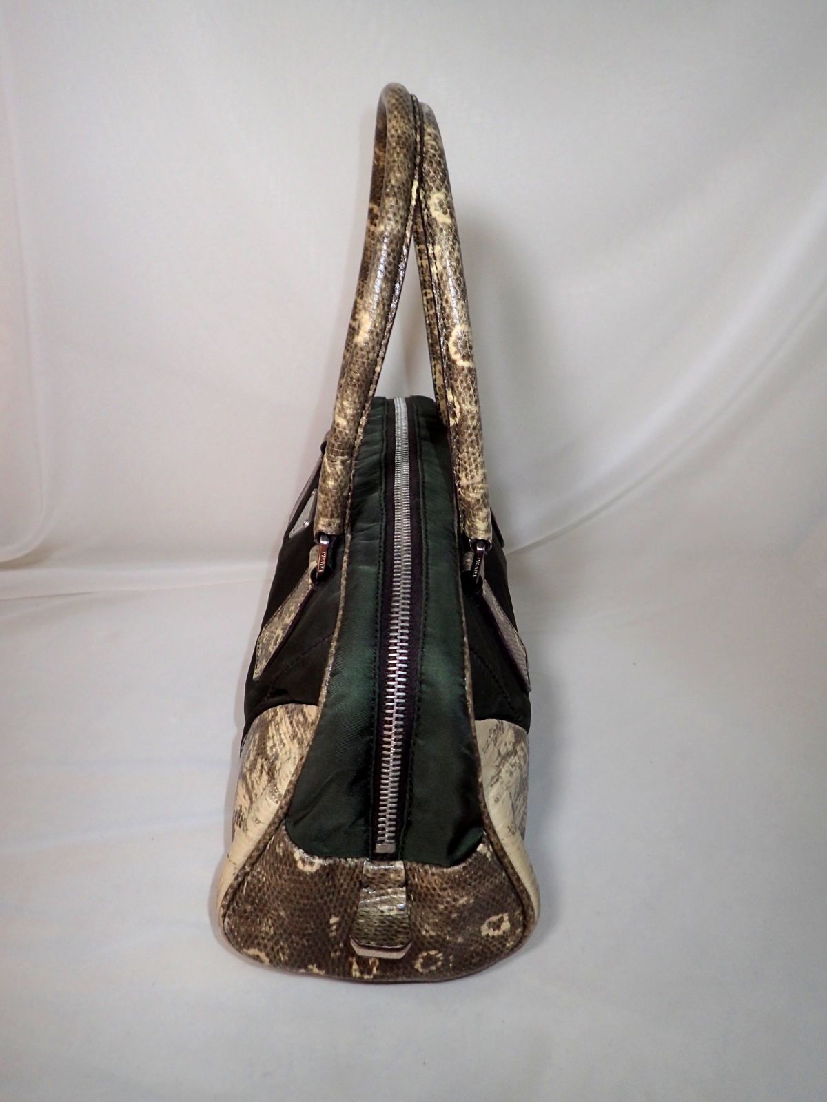 PRADAプラダ ミニボストンバッグ ハンドバッグ 三角プレート ナイロン