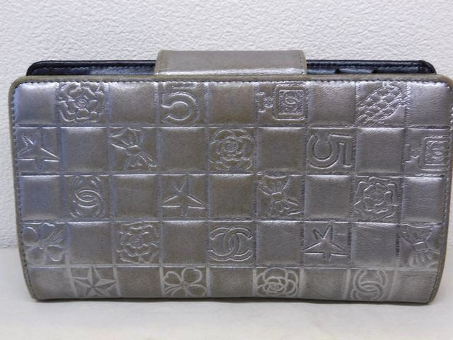 シャネル □ アイコン 長財布 ウォレット がま口 シルバー系 レザー