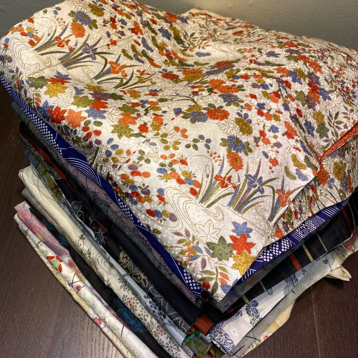 まとめ売り】正絹着物15枚 リメイク素材 ハンドメイド向け - メルカリ
