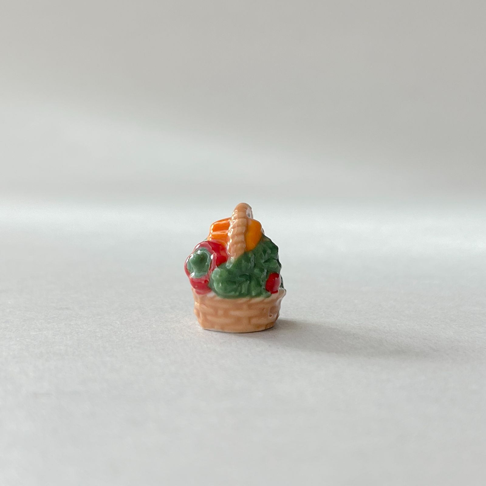 フェーヴ 野菜のバスケット お庭 フランス フェーブ ミニチュア陶器