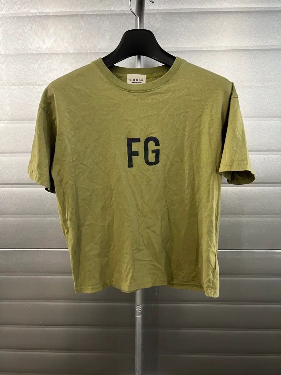 FEAR OF GOD フィアオブゴッド FG Tシャツ カーキ M