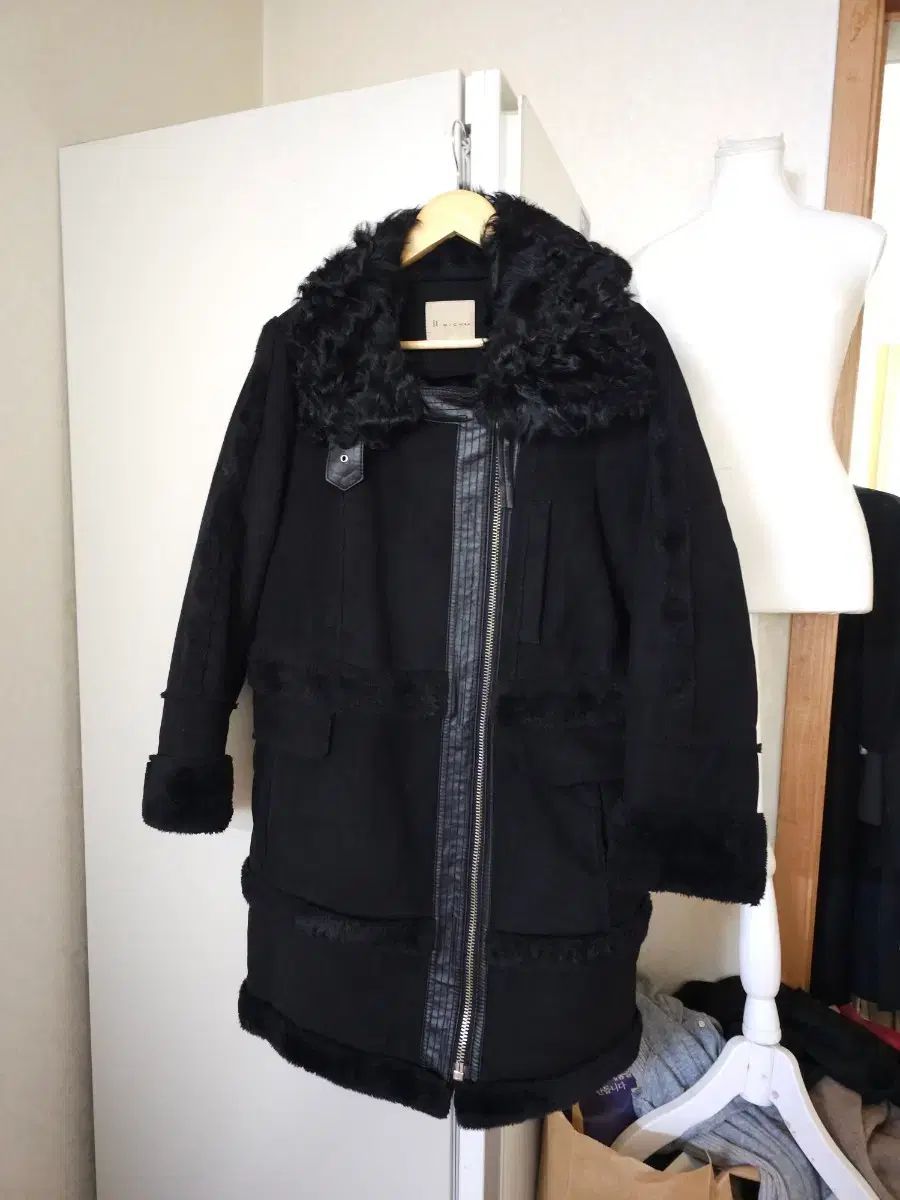 it MICHAA イッミシャ ブラック シープスキン ムートン コート - メルカリ