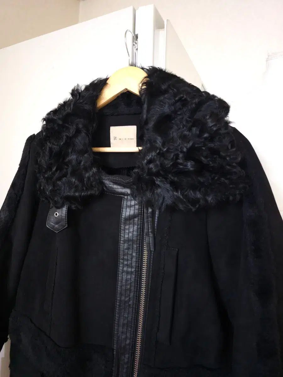 it MICHAA イッミシャ ブラック シープスキン ムートン コート - メルカリ