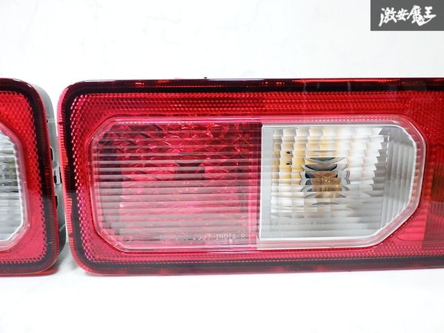 新車外し】スズキ 純正 JC74W ジムニー ノマド テールライト