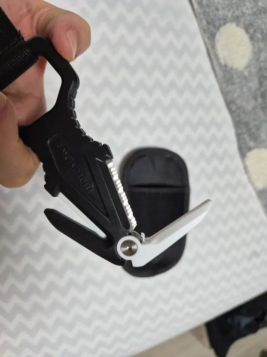  mares マレス チタン ラインカッター その他 水着 ラッシュガード