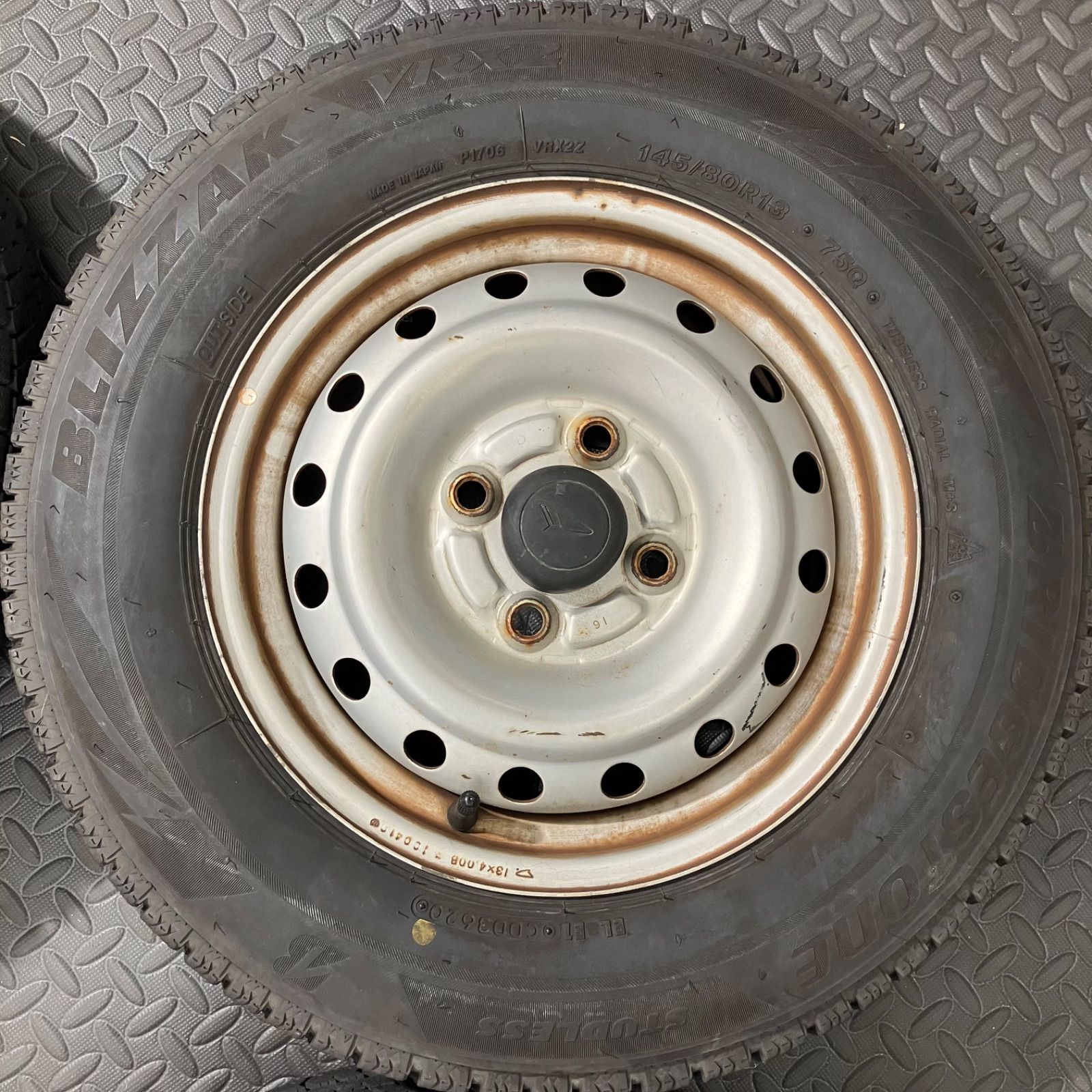  20年製 145 80 R 13 ブリヂストン ブリザックVRX 2 ダイハツ ミラバン スバル プレオバン スタッドレスタイヤ 1264 E 13インチ タイヤ ホイールセット
