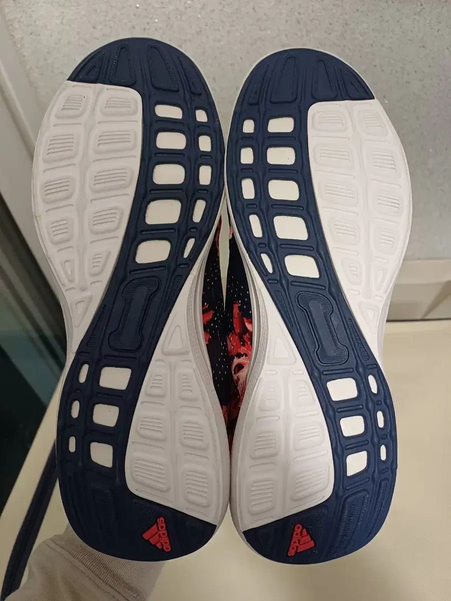 ランニングシューズ