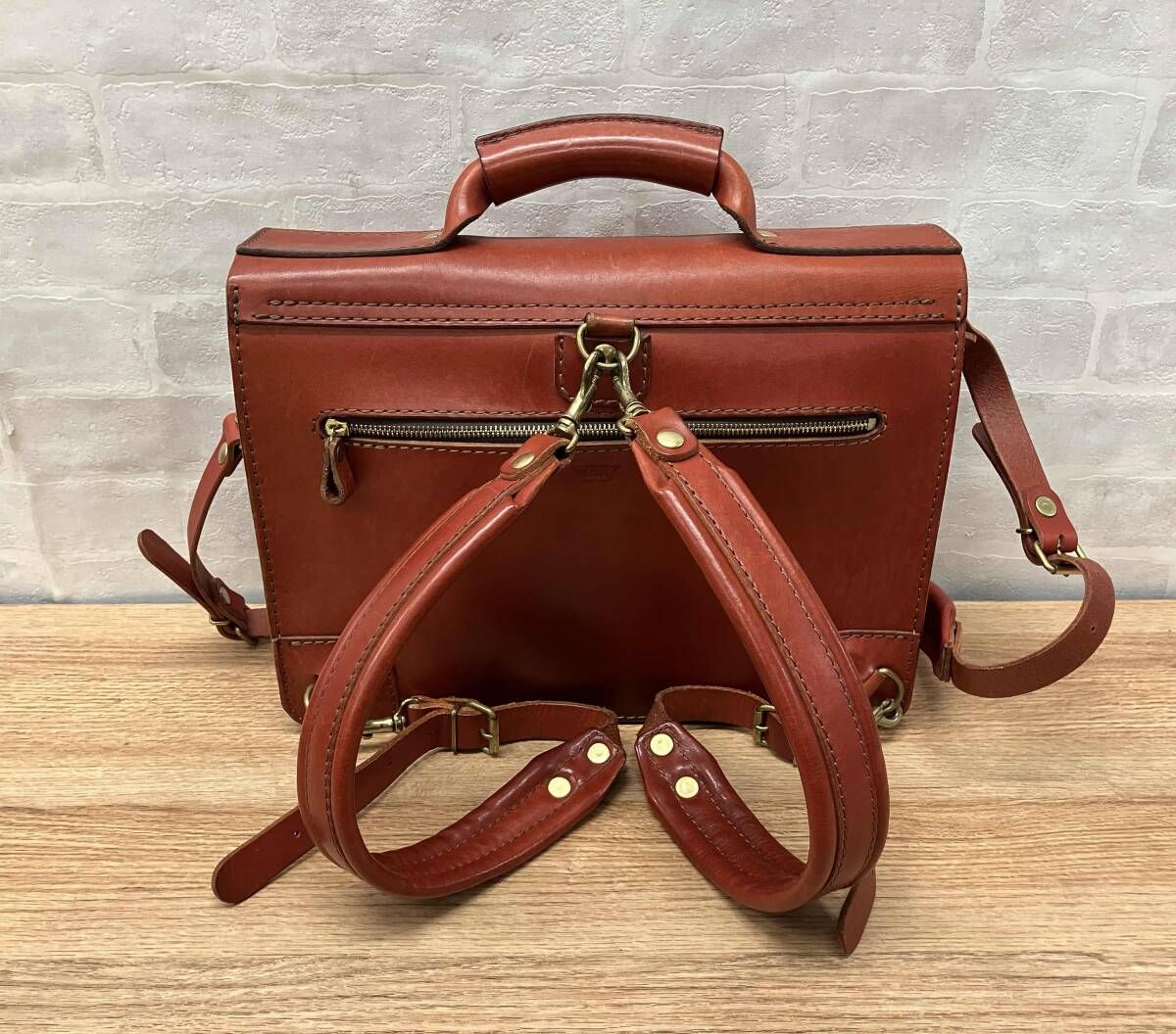 HERZ ヘルツ 総かぶせ 横型3 wayビジネスバッグ 赤 茶色 ショルダーバッグ リュック