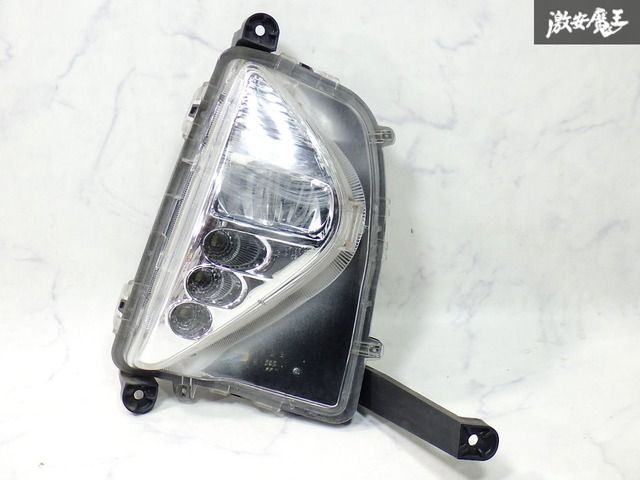 50プリウス トヨタ プリウス DAA-ZVW50 左テールランプ 上側 S