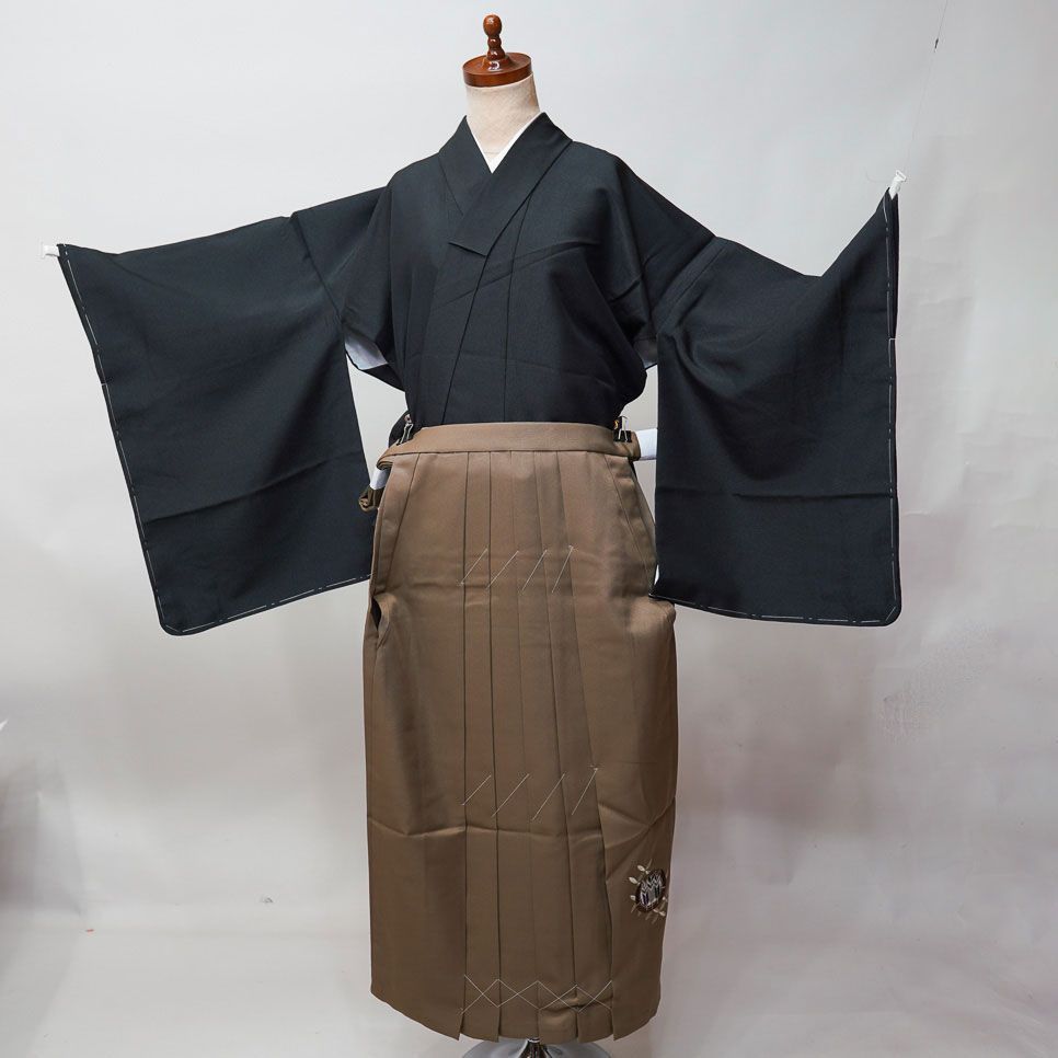  羽織袴セット 男児 ジュニア用 十三歳用 刺繍紋入り 小町シリーズ エンジ色×ベージュ系 着物は黒色 NO 42861 着物 着物ドレス 着物 浴衣 和小物