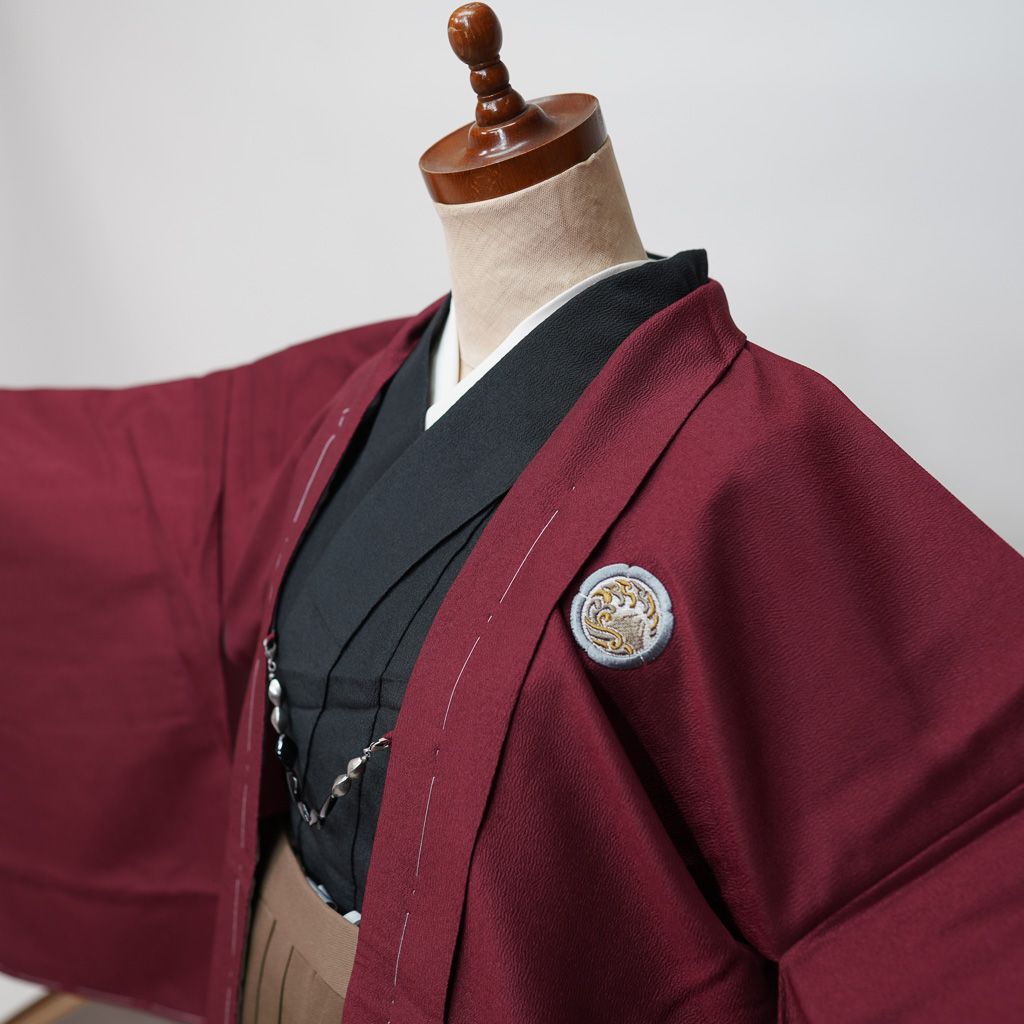 エンジ色×ベージュ系