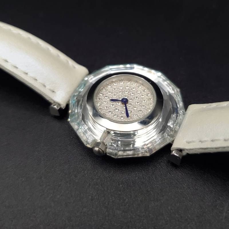 【未使用】SWAROVSKI スワロフスキー 腕時計 クリスタルホワイトレザー SWAROVSKI スワロフスキー 腕時計 クリスタルフェイス クォーツ 未稼働