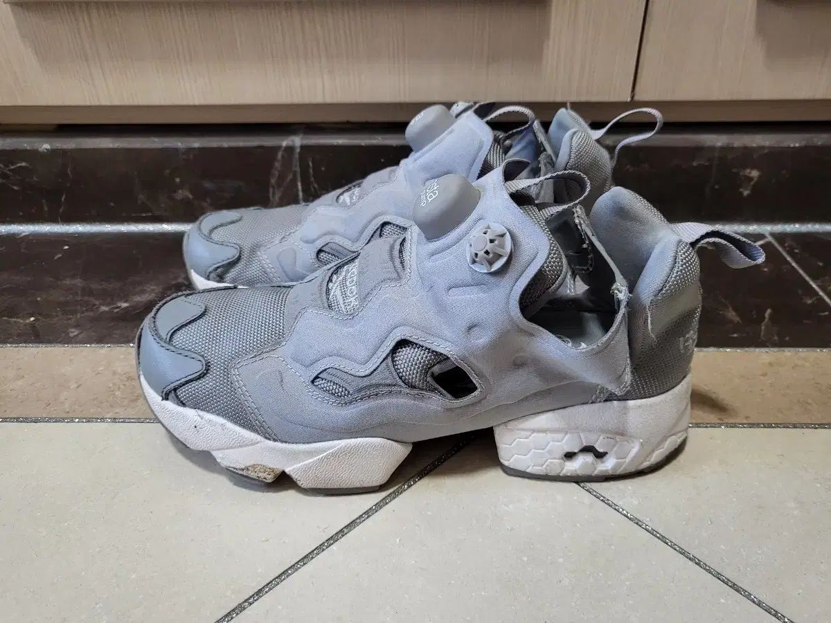 リーボック キッズ フューリー インスタポンプ グレー スニーカー 220