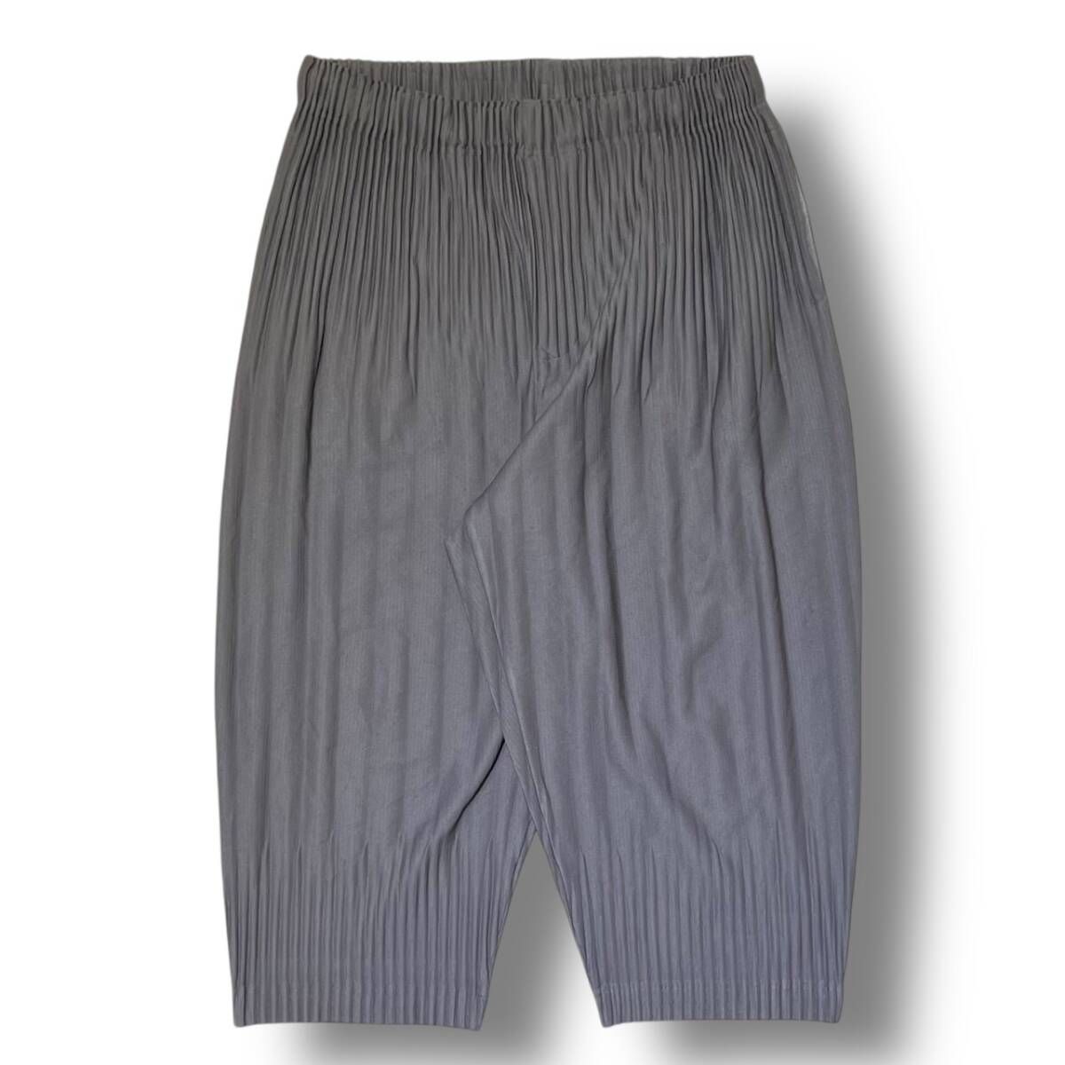 HOMME PLISSE ISSEY MIYAKE 消しプリーツクロップドパンツ その他 HOMME PLISSE ISSEY MIYAKE 消しプリーツクロップドパンツ その他