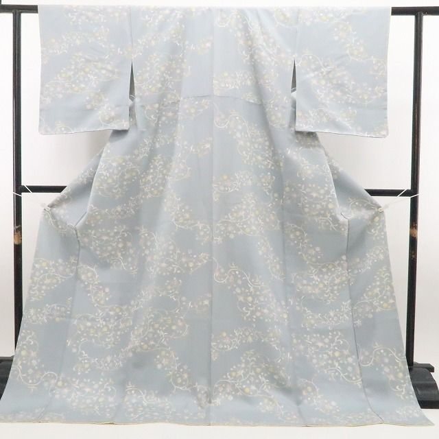 ❁tomihisa❁新品 唐花 着物 正絹 仕付け糸付”優しい空気をまとい