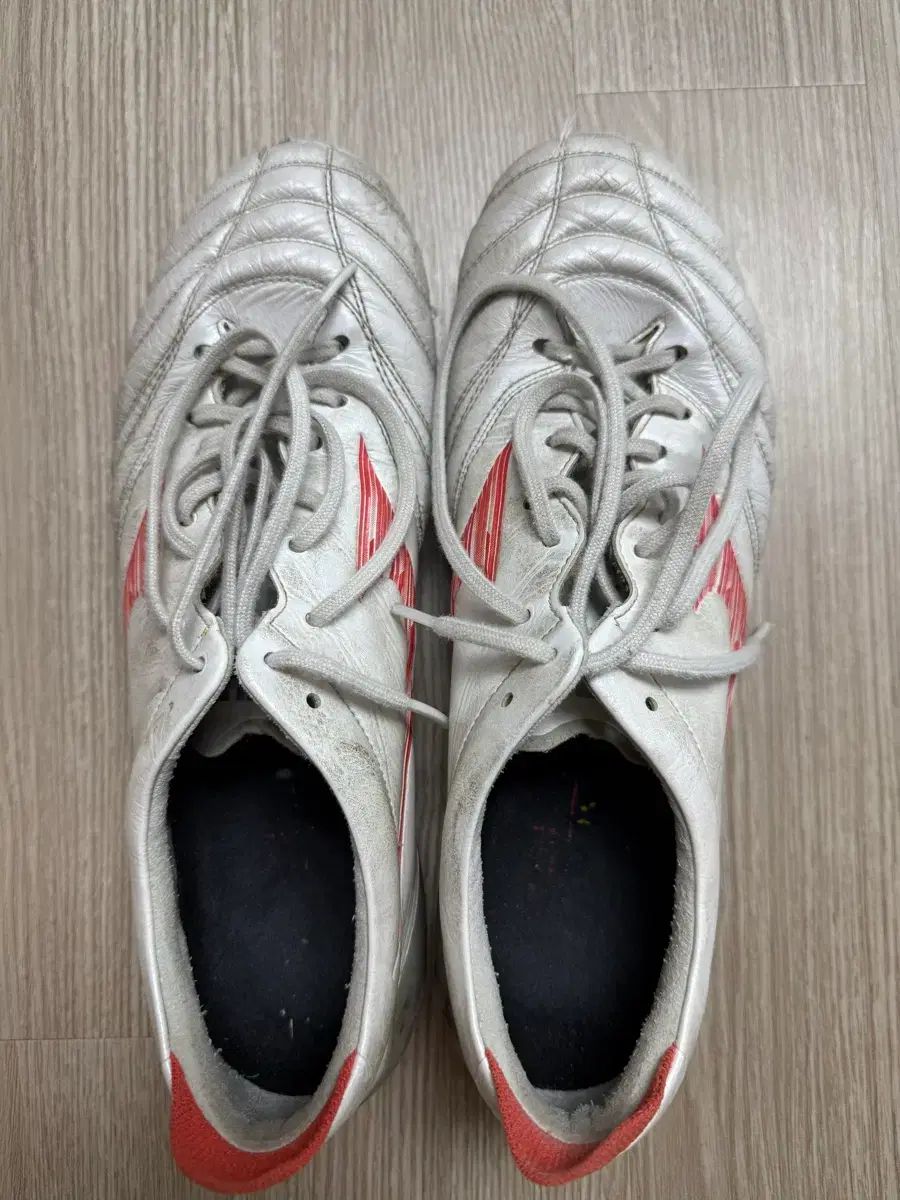 mizuno モレリア NEO 275 日本産