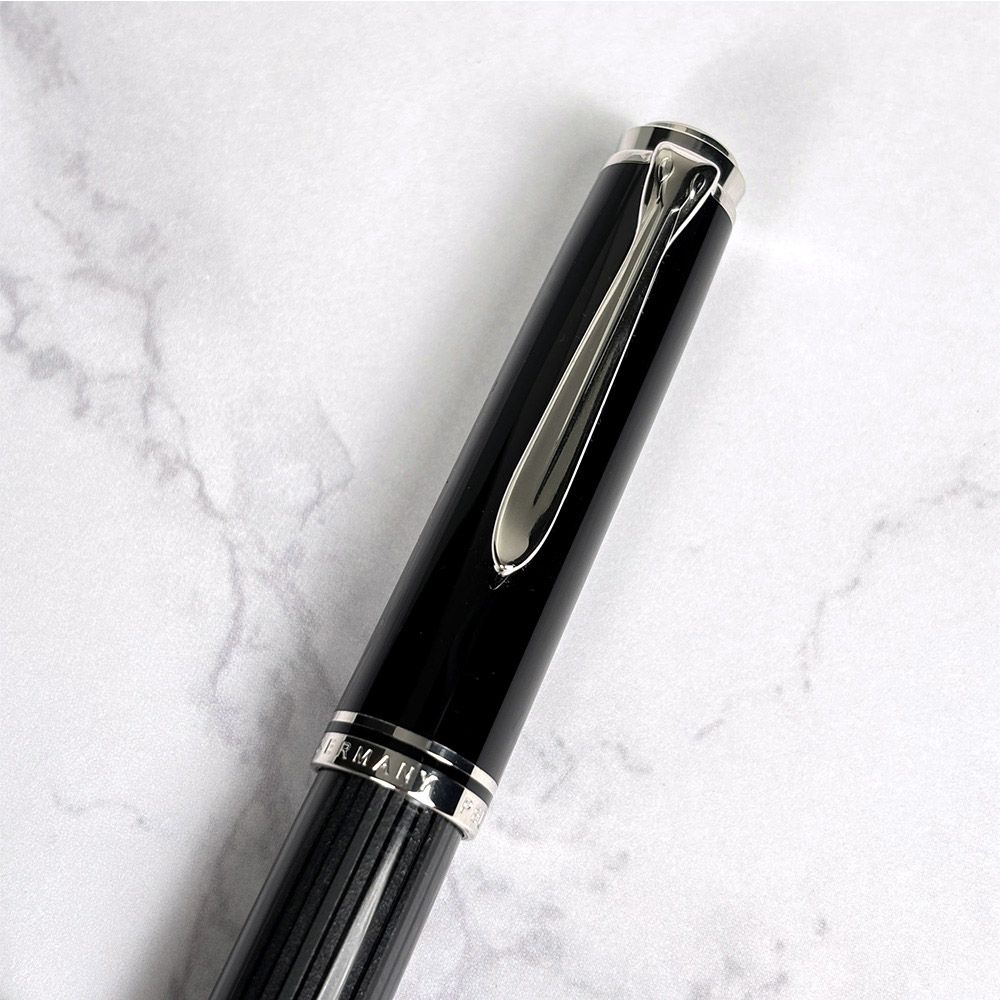  ペリカン 万年筆 吸入式 スーベレーン M 805 ブラック ストライプ 中字 957670 筆記具 万年筆 万年筆 インク