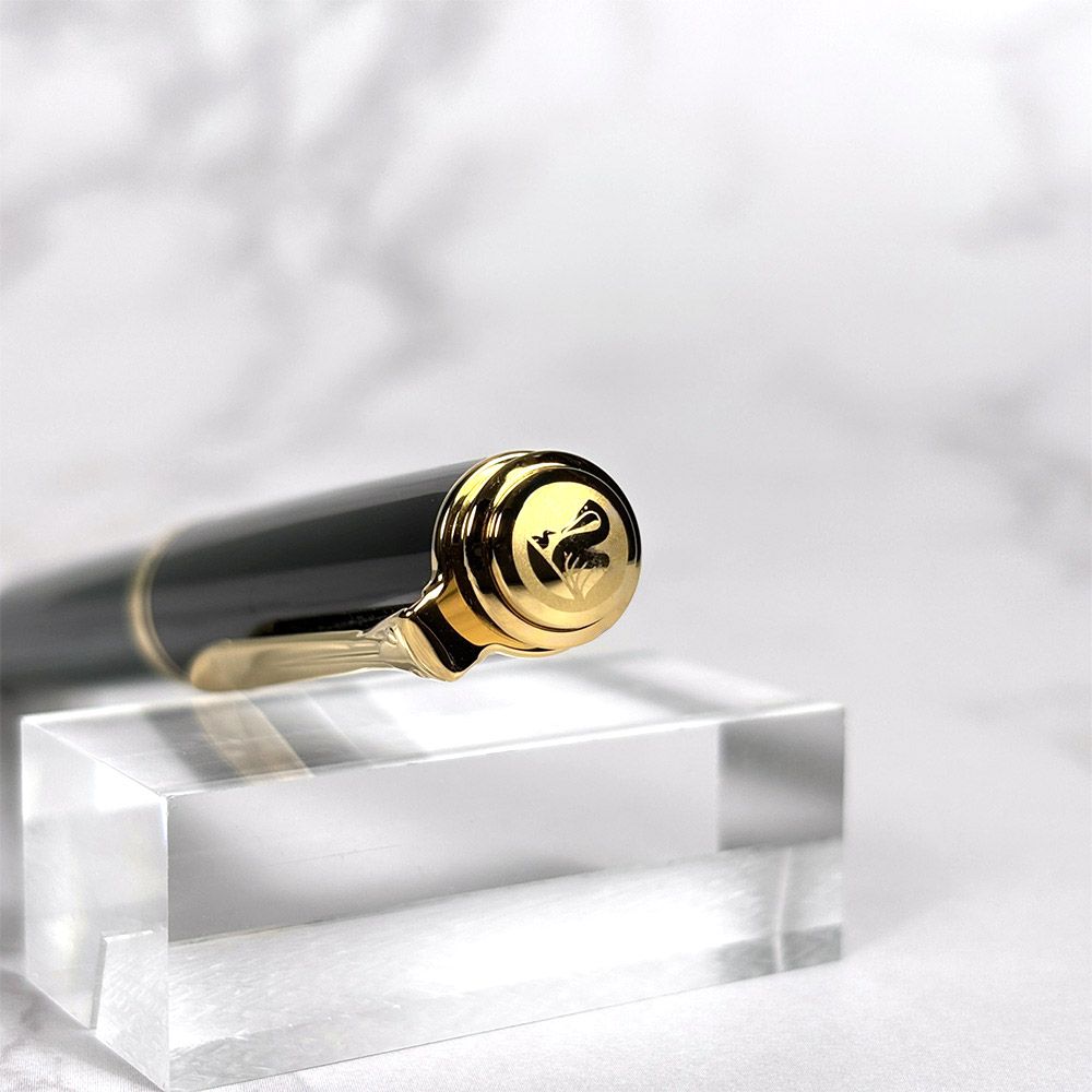 ペリカン 万年筆 吸入式 スーベレーン M 600 グリーン ストライプ 中字 979450 筆記具