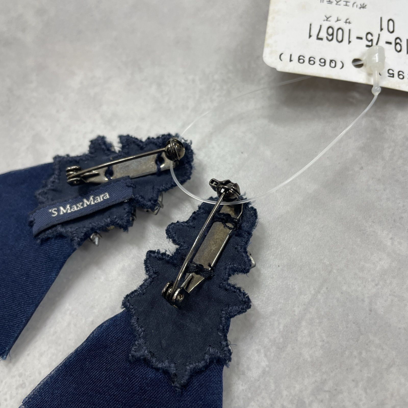 MaxMara マックスマーラ ビジューブローチ ピン アクセサリー ネイビー