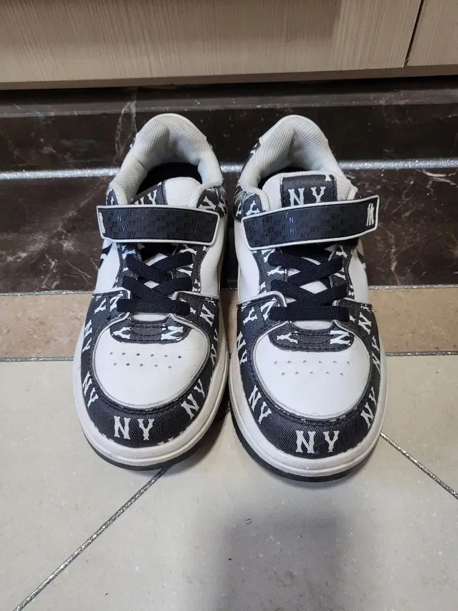 NYヤンキース NYヤンキース スニーカー 220