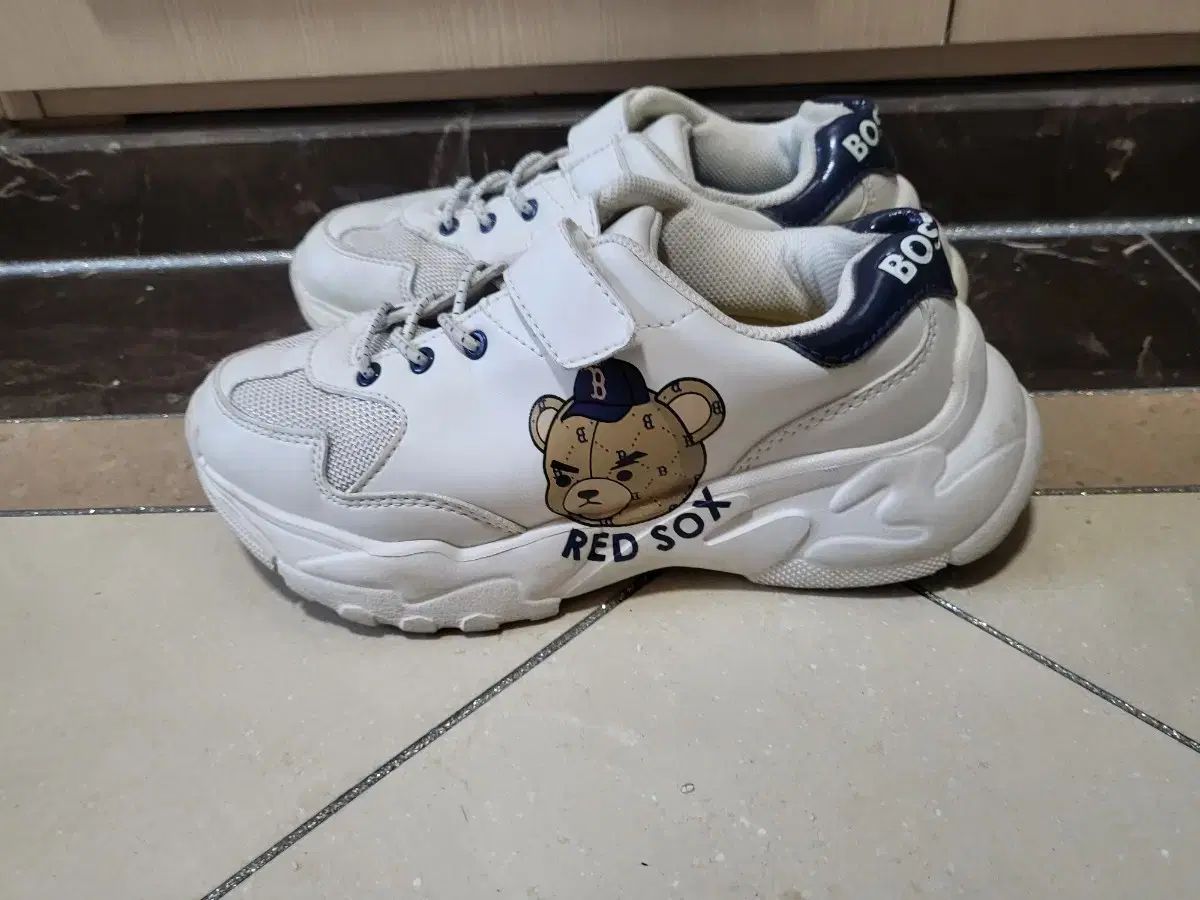 MLB ビッグボール チャンキー P MEGA ボストン レッドソックス スニーカー 220