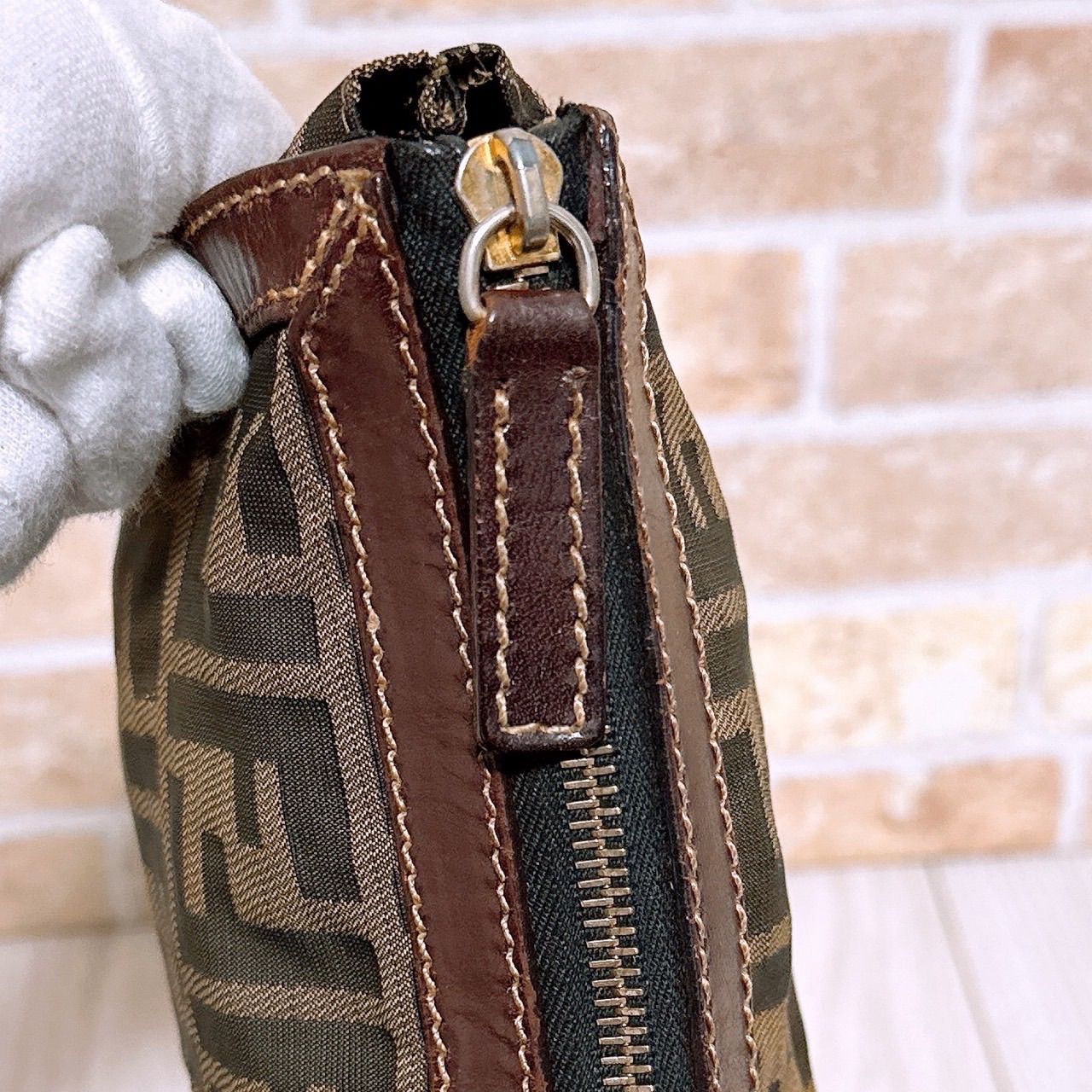 美品) FENDI(フェンディ)ポーチ ナイロン ズッカ柄 - メルカリ