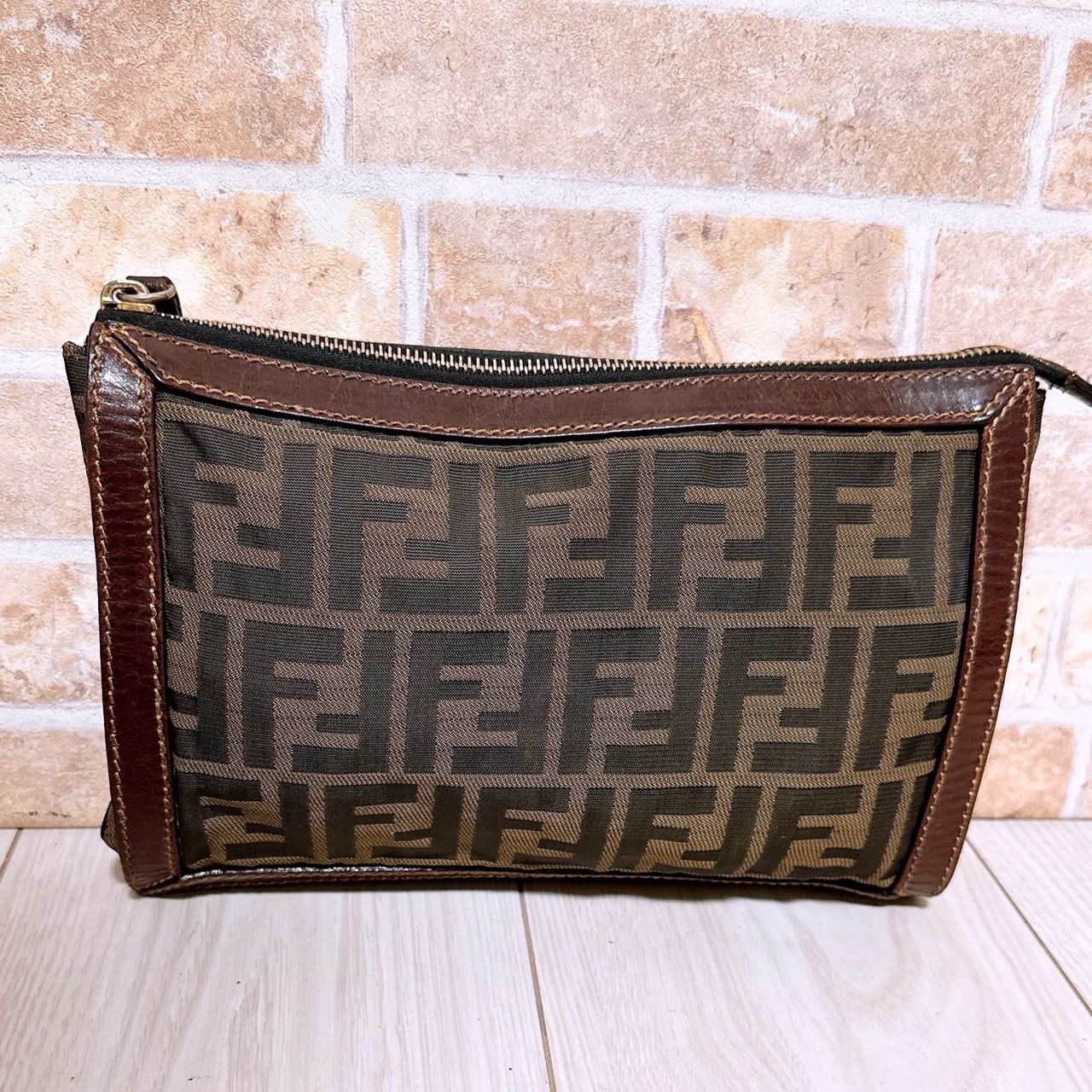 美品) FENDI(フェンディ)ポーチ ナイロン ズッカ柄 - メルカリ