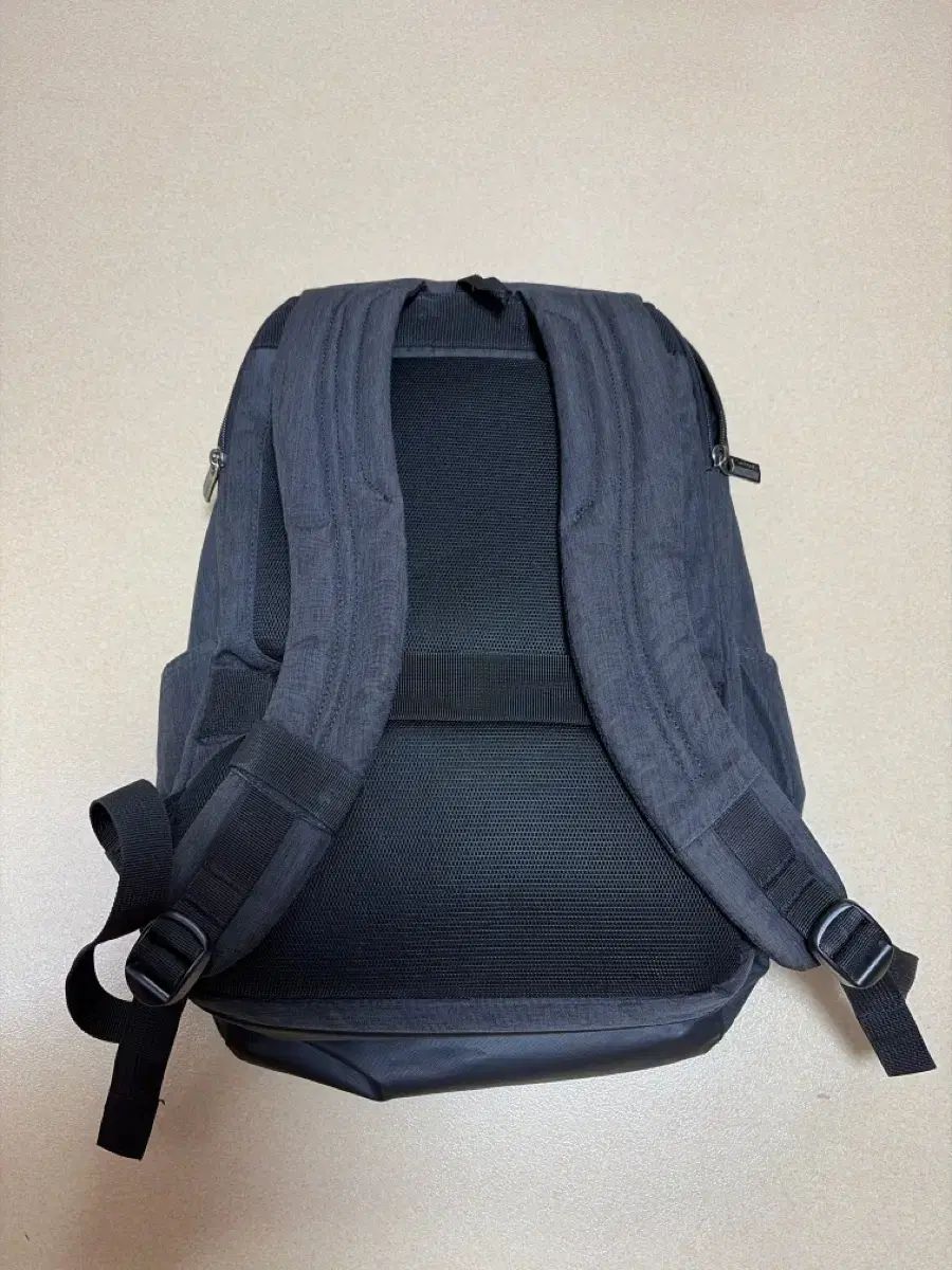 Samsonite サムソナイト バックパック チャコール