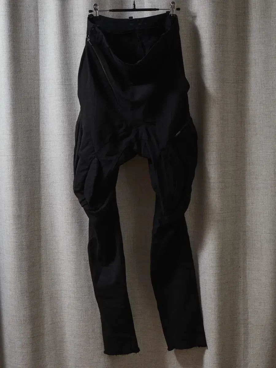 Leon emanuel blanck ディストーション パンツ