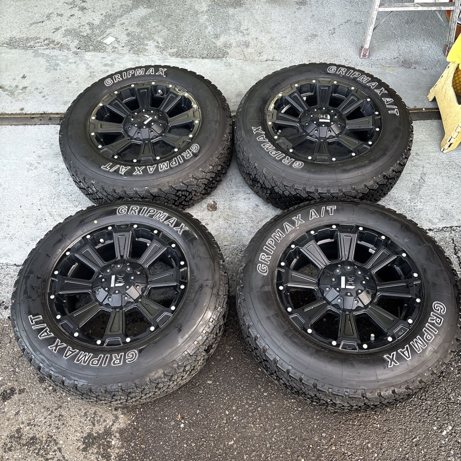 バリ溝 オフビート LEXXEL デスロック 215 70 R 16 タイヤホイールセット ホワイトレター