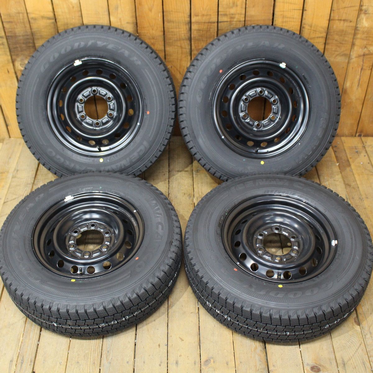 グッドイヤー アイスナビカーゴ