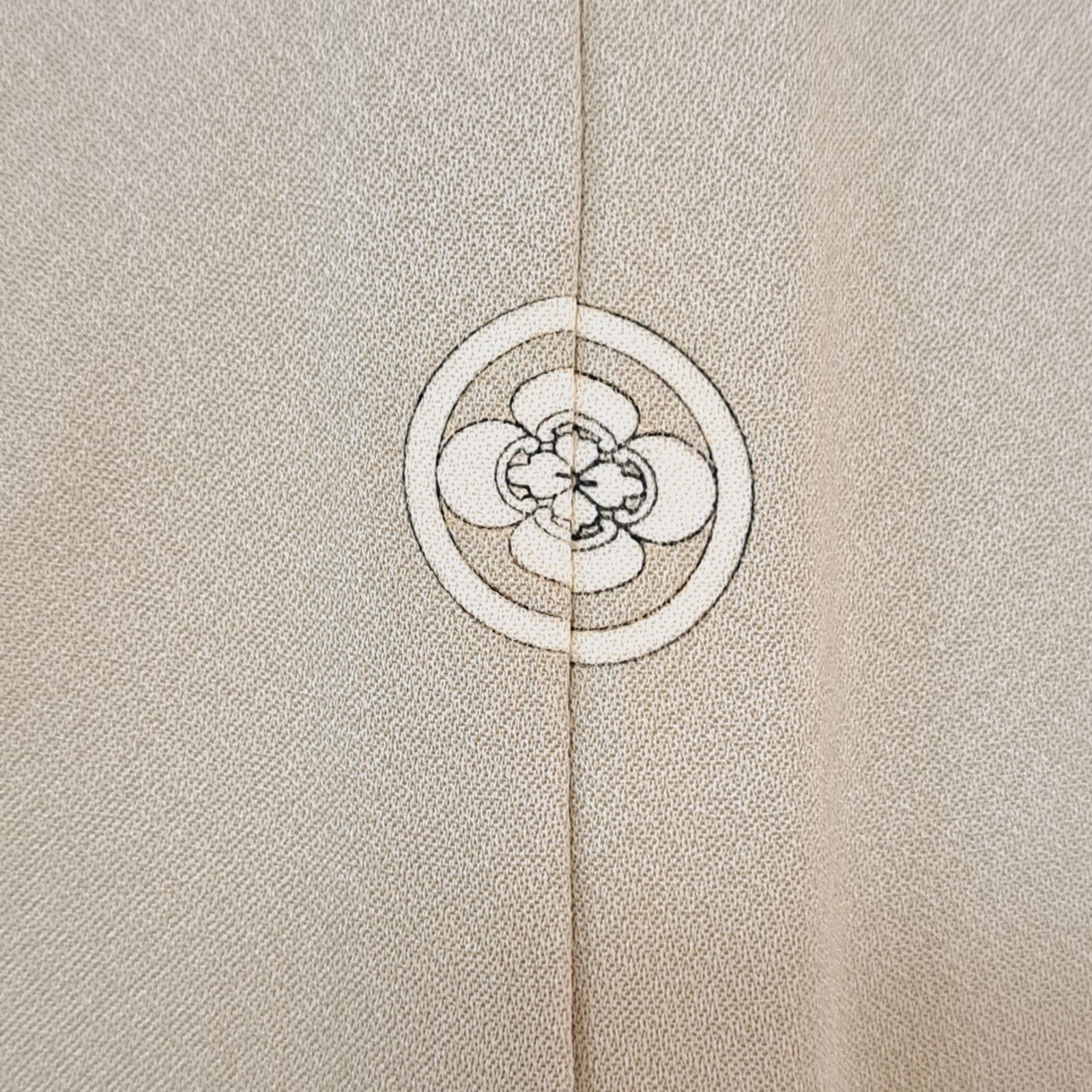 緑がかったベージュ系地に鶴と春秋柄 も21