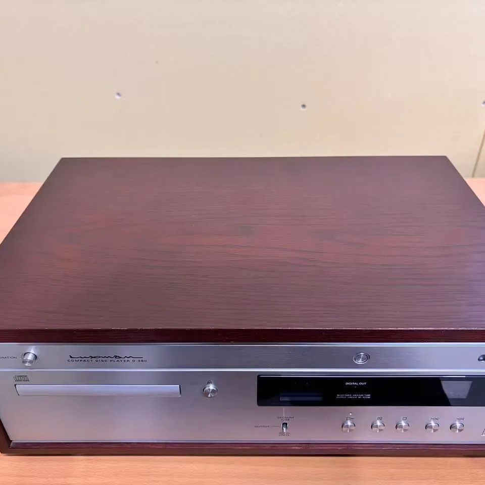 LUXMAN D-380 定価 35万 CDプレーヤー