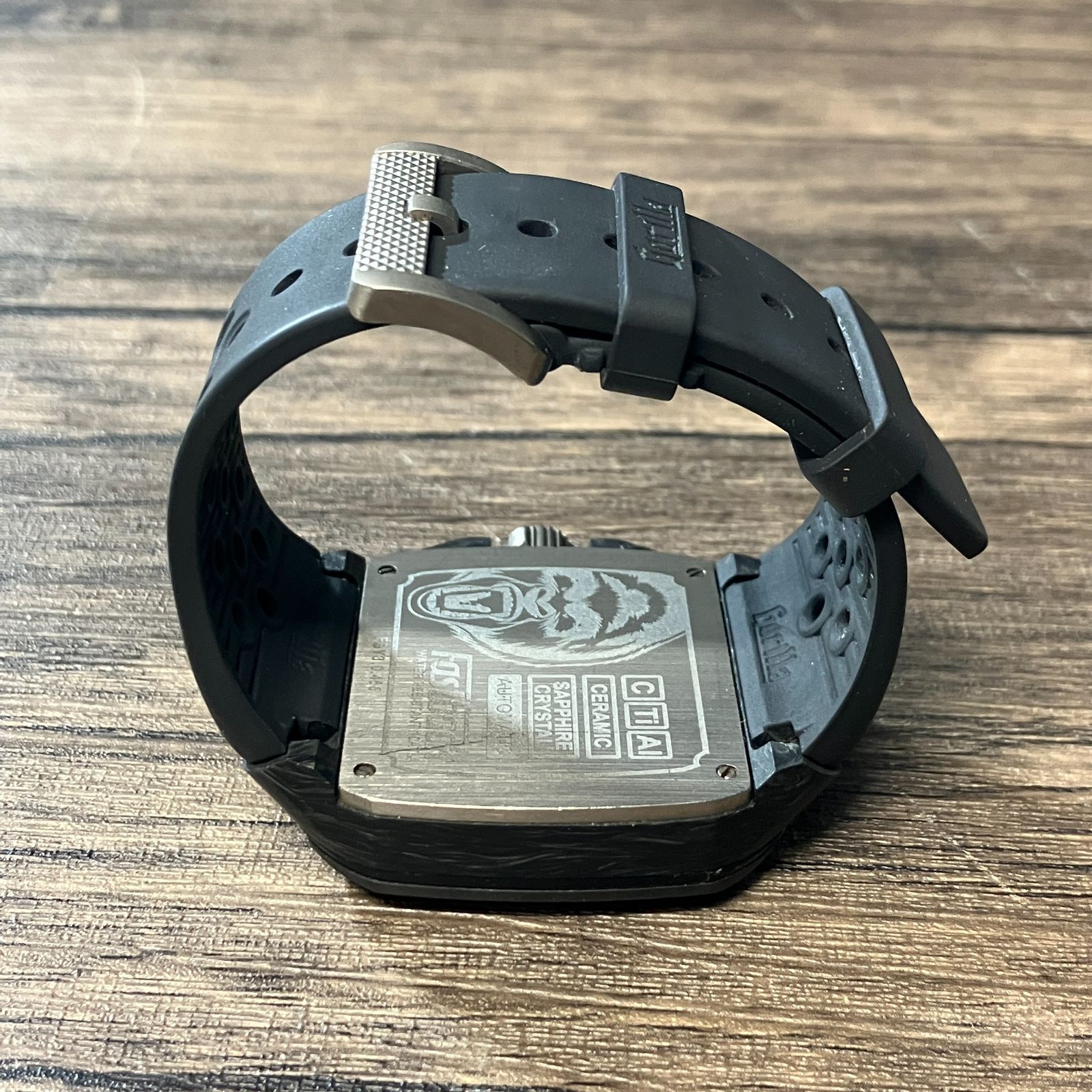 ファントムブラック