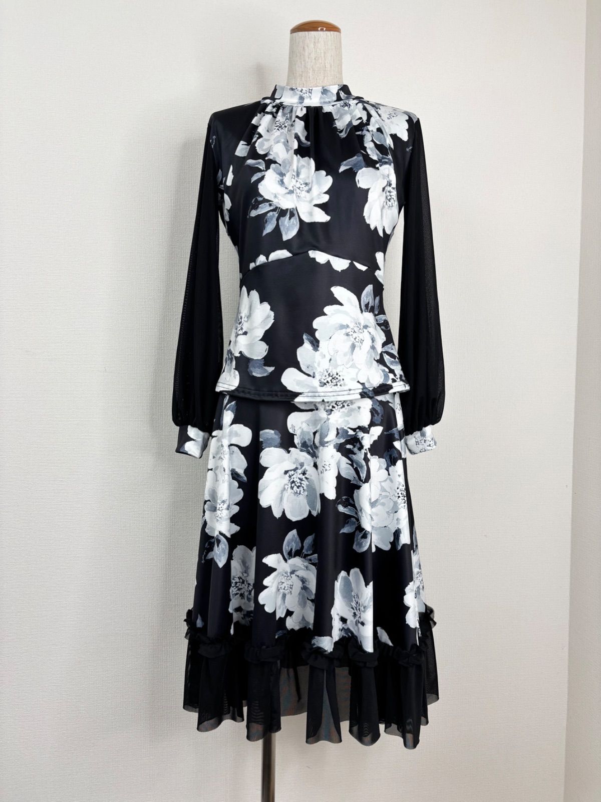 社交ダンス ブラック×ホワイト バックリボントップス ミディメッシュフリルスカート セットアップドレス 衣装