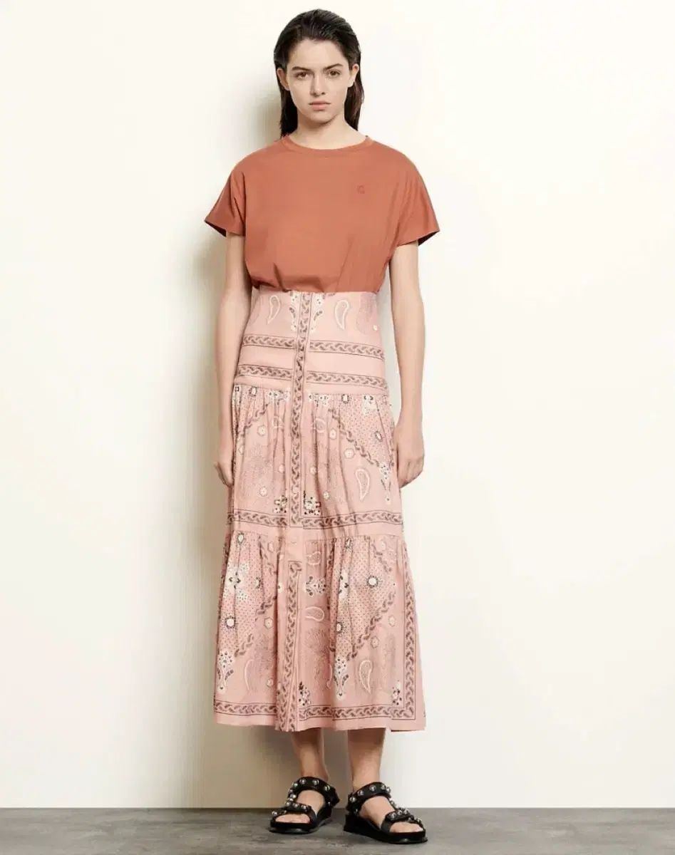 サンドロ ピンク ベイズリー パータン ロング スカート