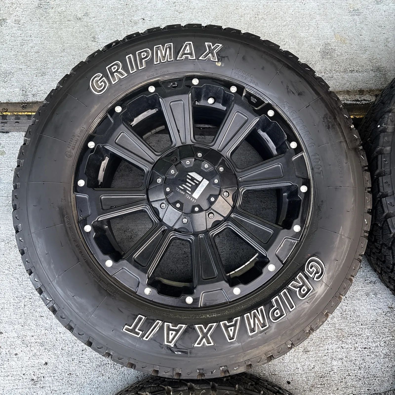 バリ溝 オフビート LEXXEL デスロック 215 70 R 16 タイヤホイールセット ホワイトレター