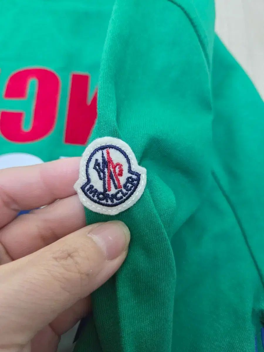 14 Y モンクレールキッズ Tシャツ