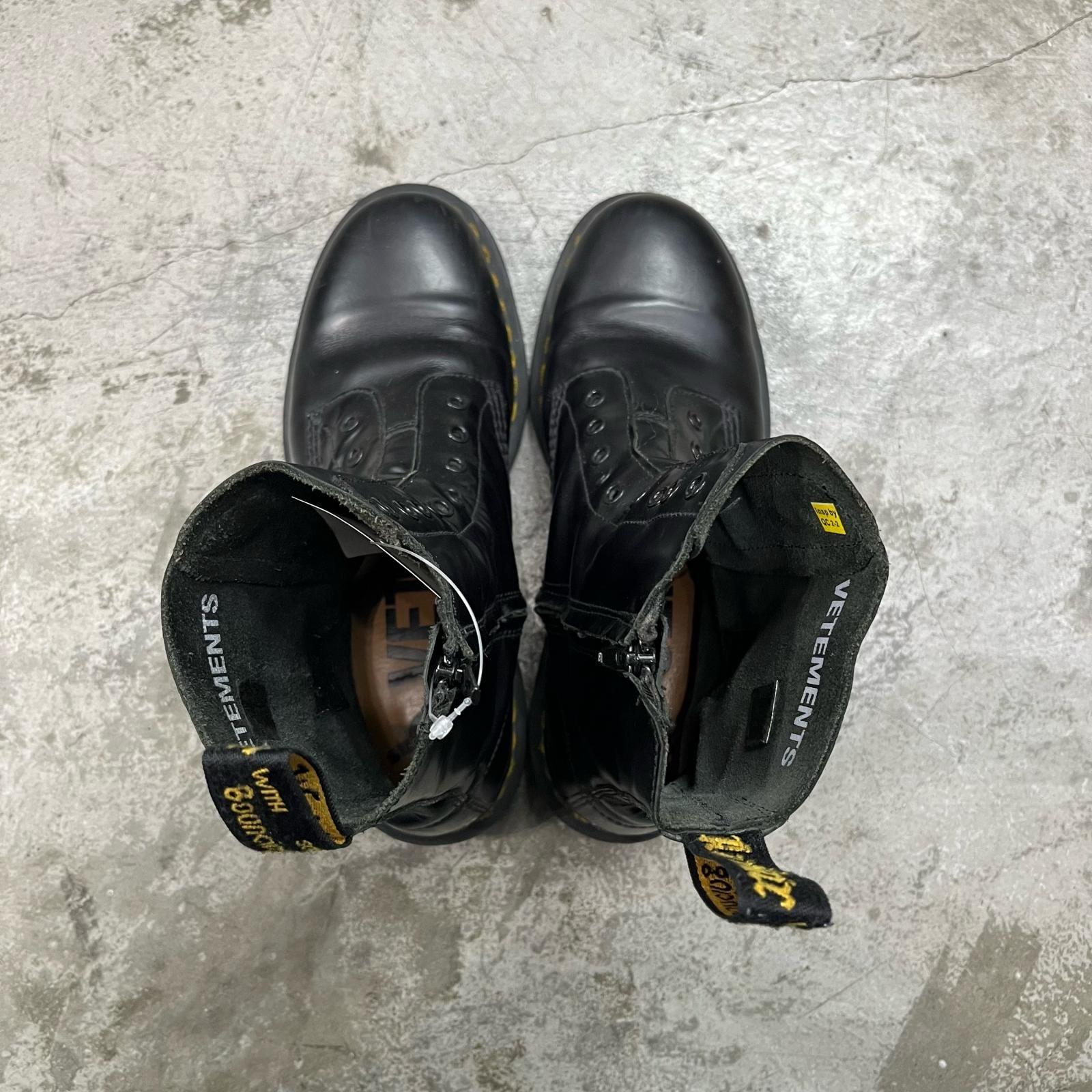 VETEMENTS × Dr.Martens 18SS 10ホール サイドジップ レザー ブーツ