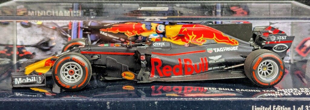 ミニカー ASTON MARTIN RED BULL RACING TAG HEUER TAG Heuer Formula 1 Aston Martin Red Bull Racing Special Edition