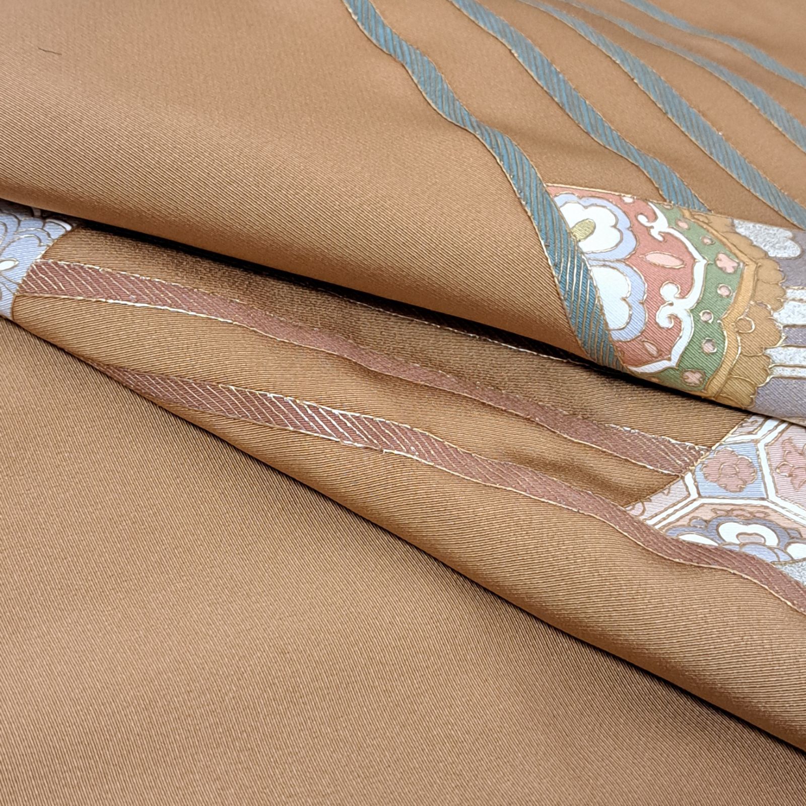 一つ紋・色留袖】裄64 身丈159 袖丈49 正絹 袷 比翼布無し 五三の桐紋