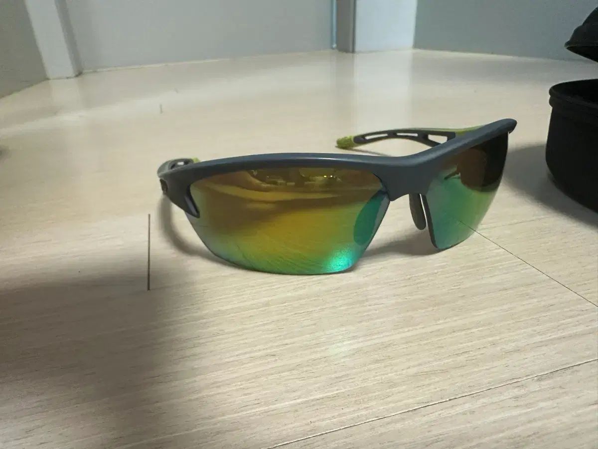 ボレー サングラス Bolt 12084 サングラスです