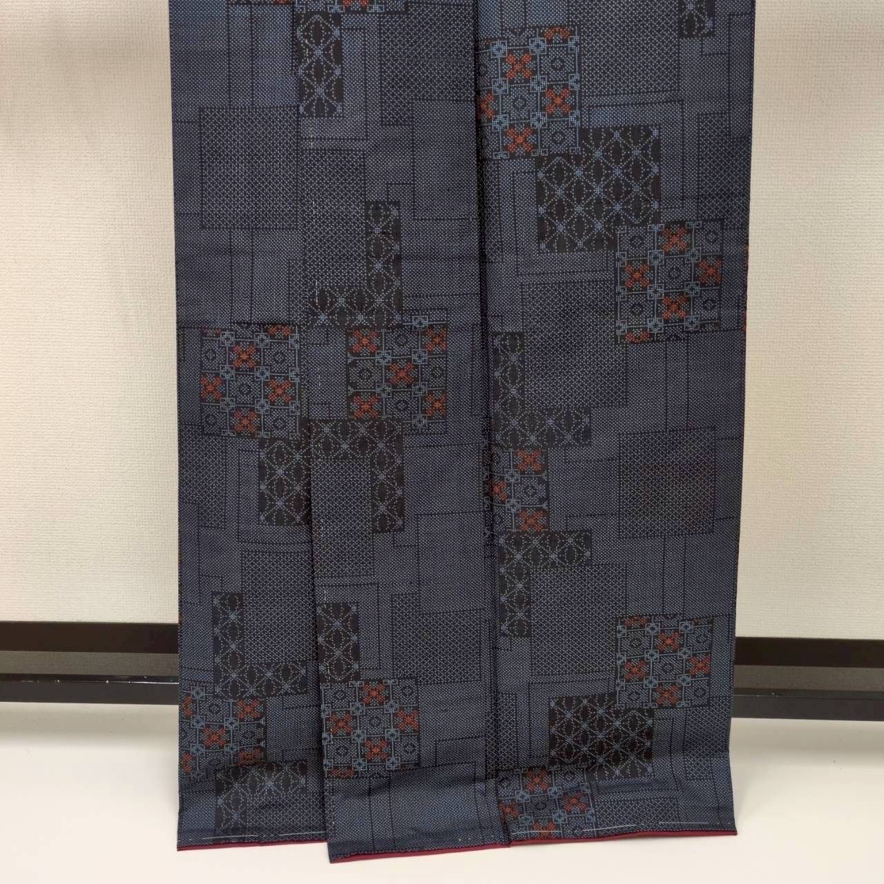 本場大島紬 正絹 泥藍染め 一元式 幾何学 袷 着物MK-1726 - メルカリ