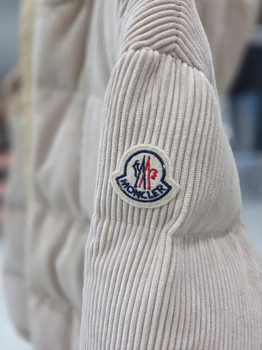 MONCLER モンクレール