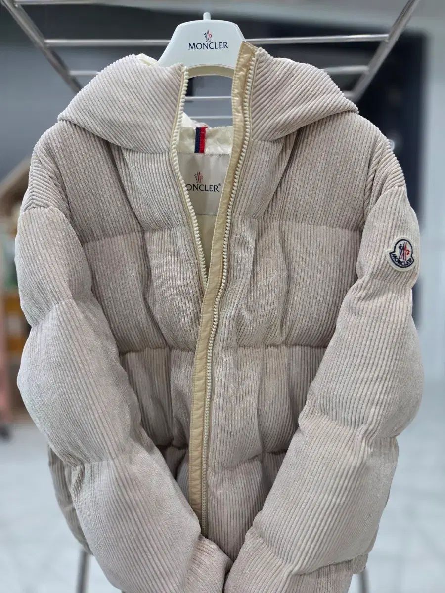 アンテラン ダウンジャケット